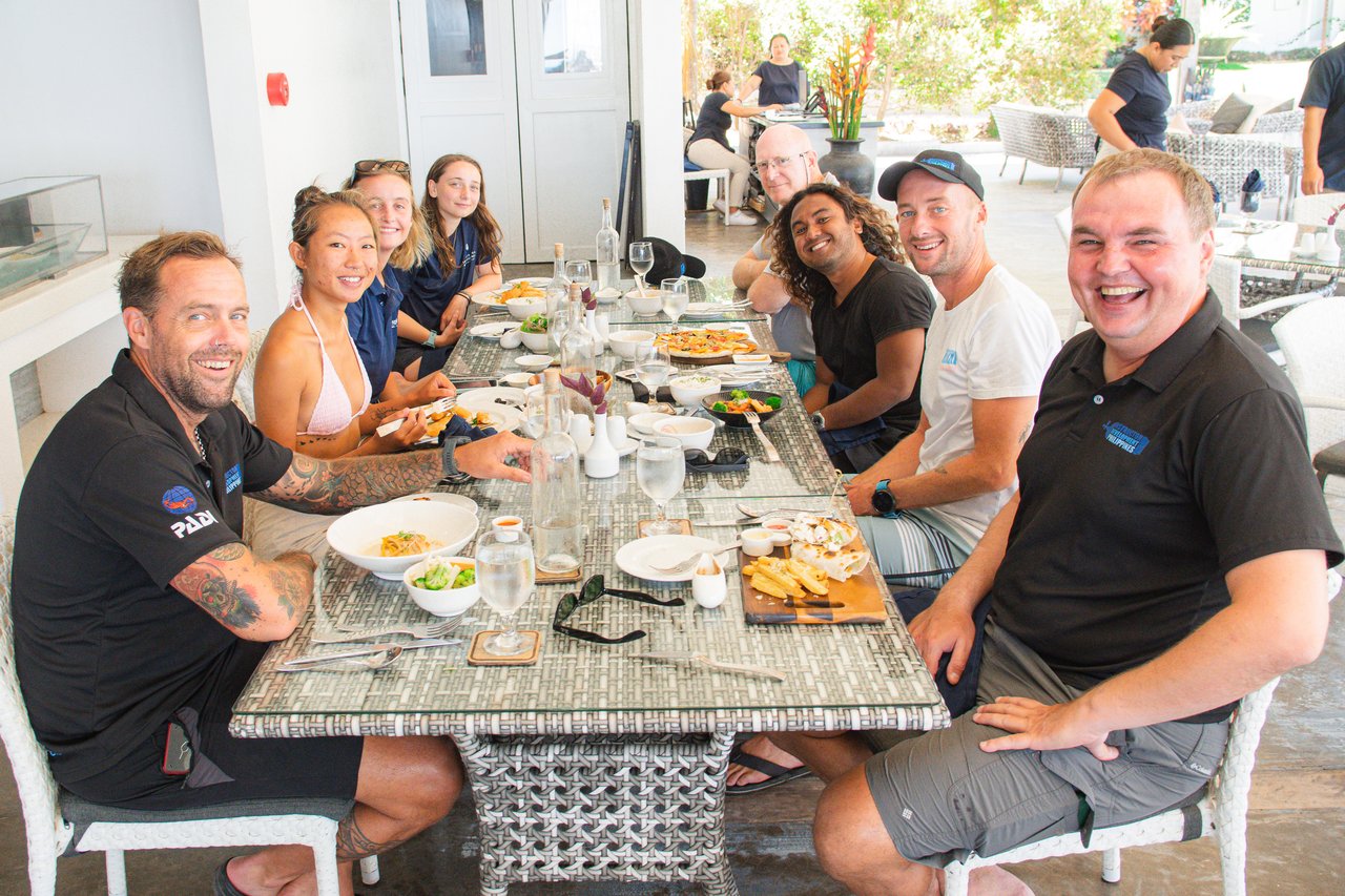 PADI IDC candidates enjoying lunch at the resort