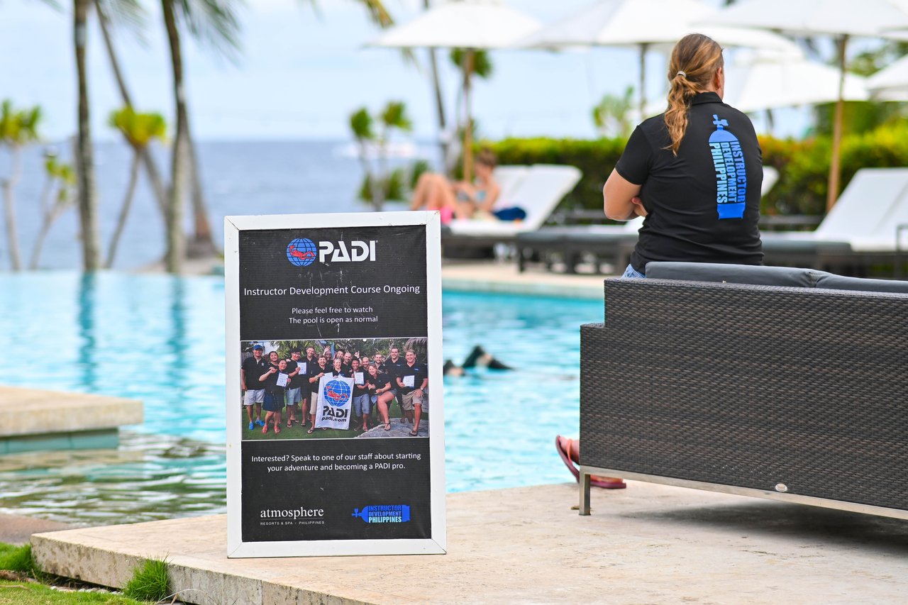 Training on going with PADI IDC in Atmosphere Resorts